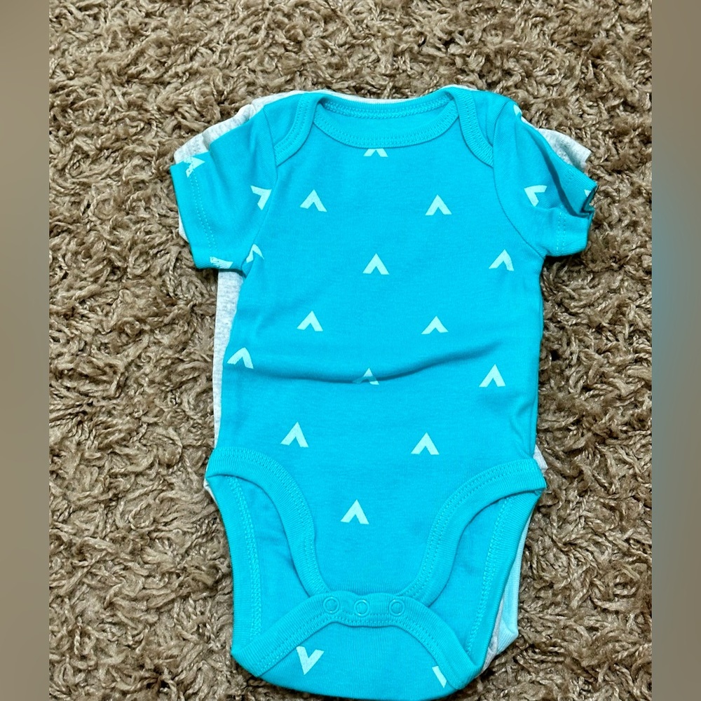 NWT Adventure Blanket and Onsie Set - Picture 2 of 9